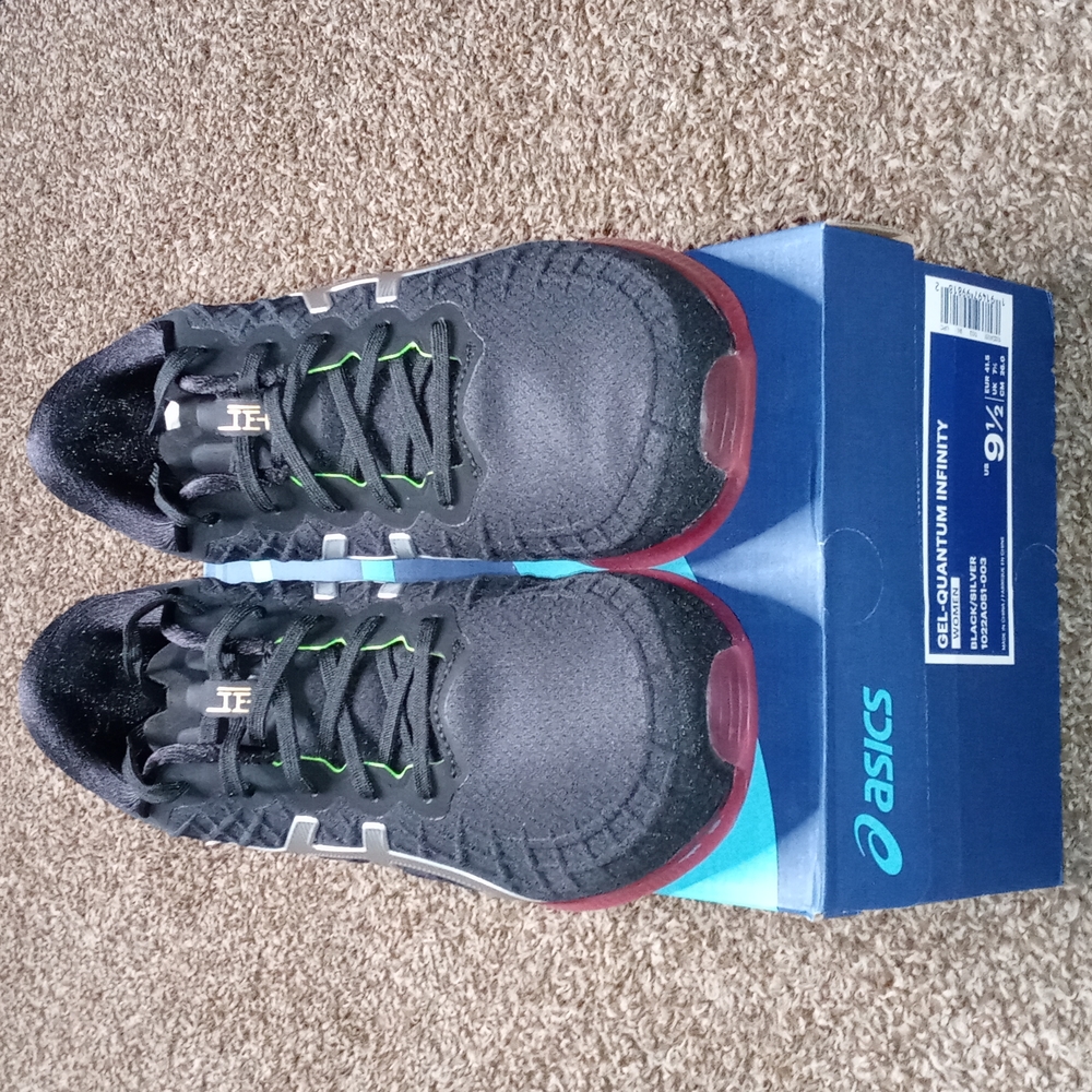 NWT Asics Gel Quantum Infinity Sneakers
